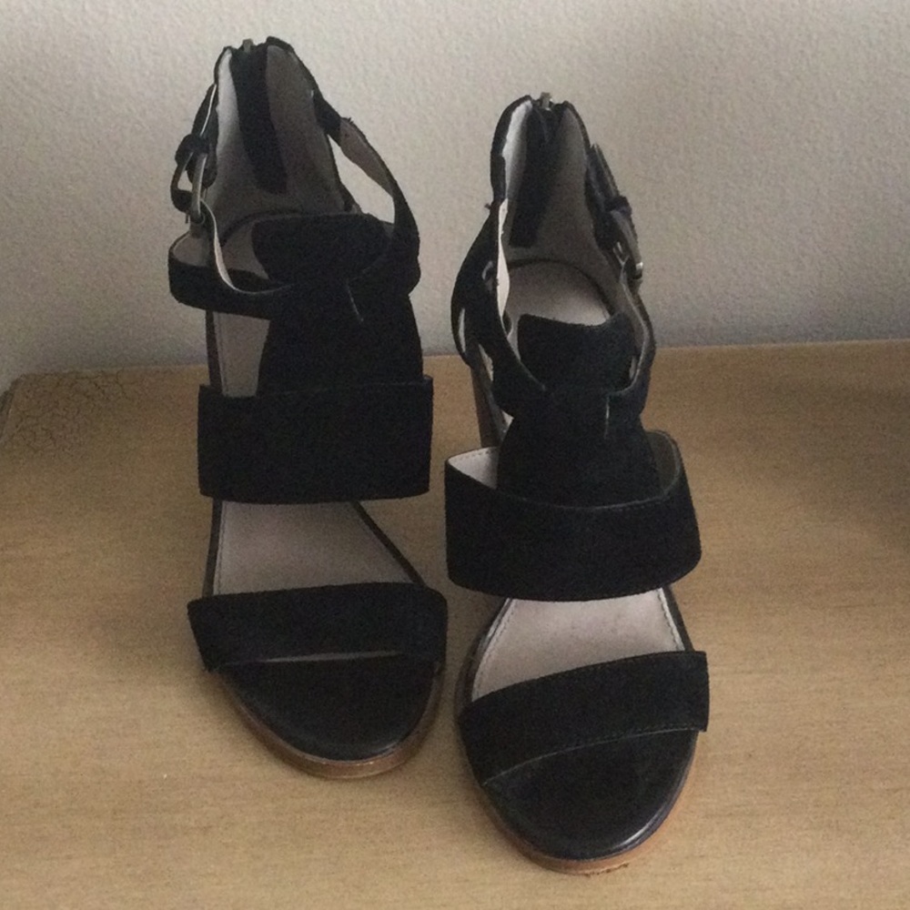 hinge Sandal